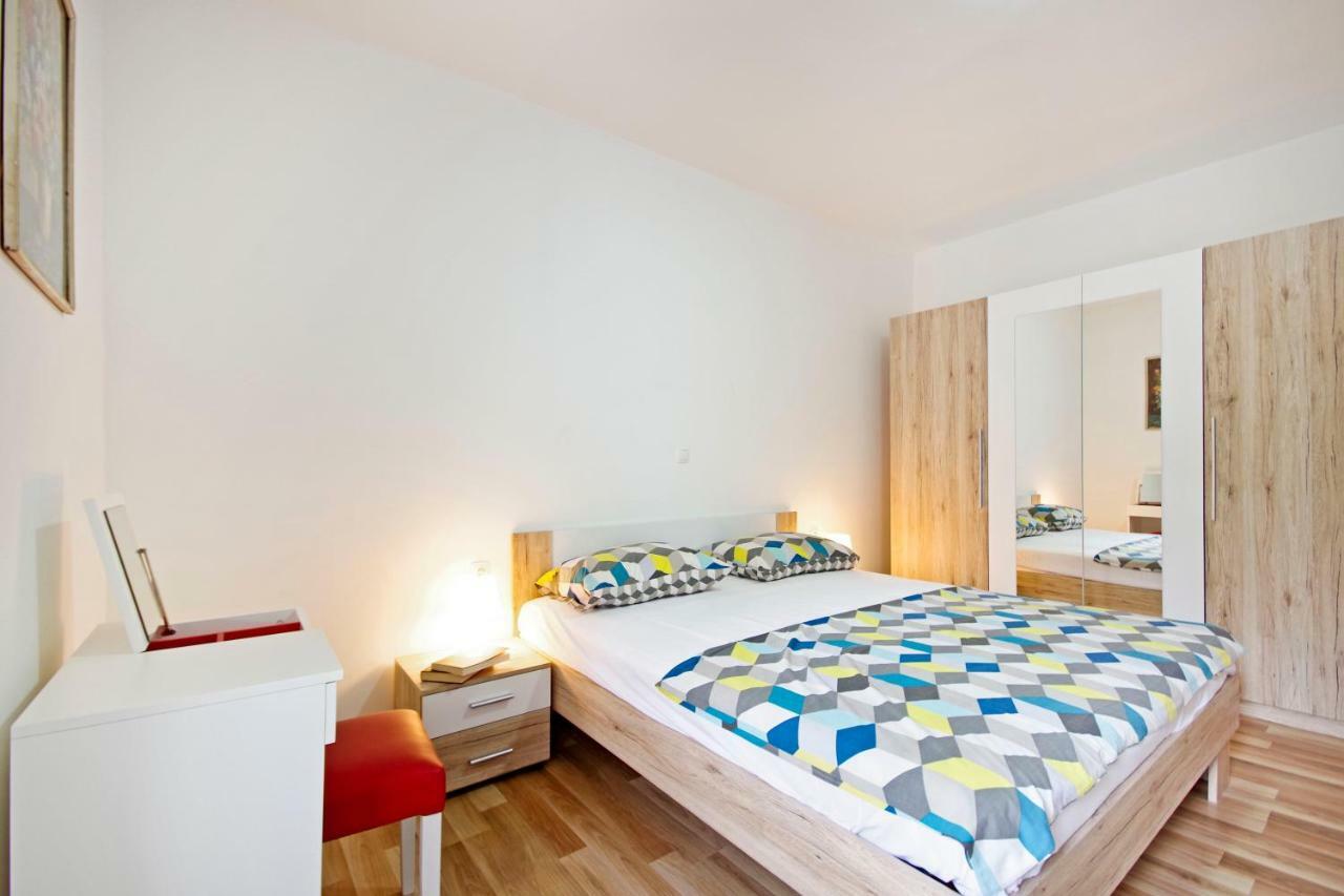 Apartments Andela Макарска Экстерьер фото